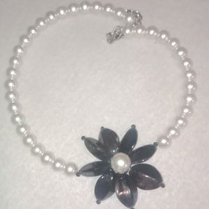 ADO | Pearl Flower Necklace